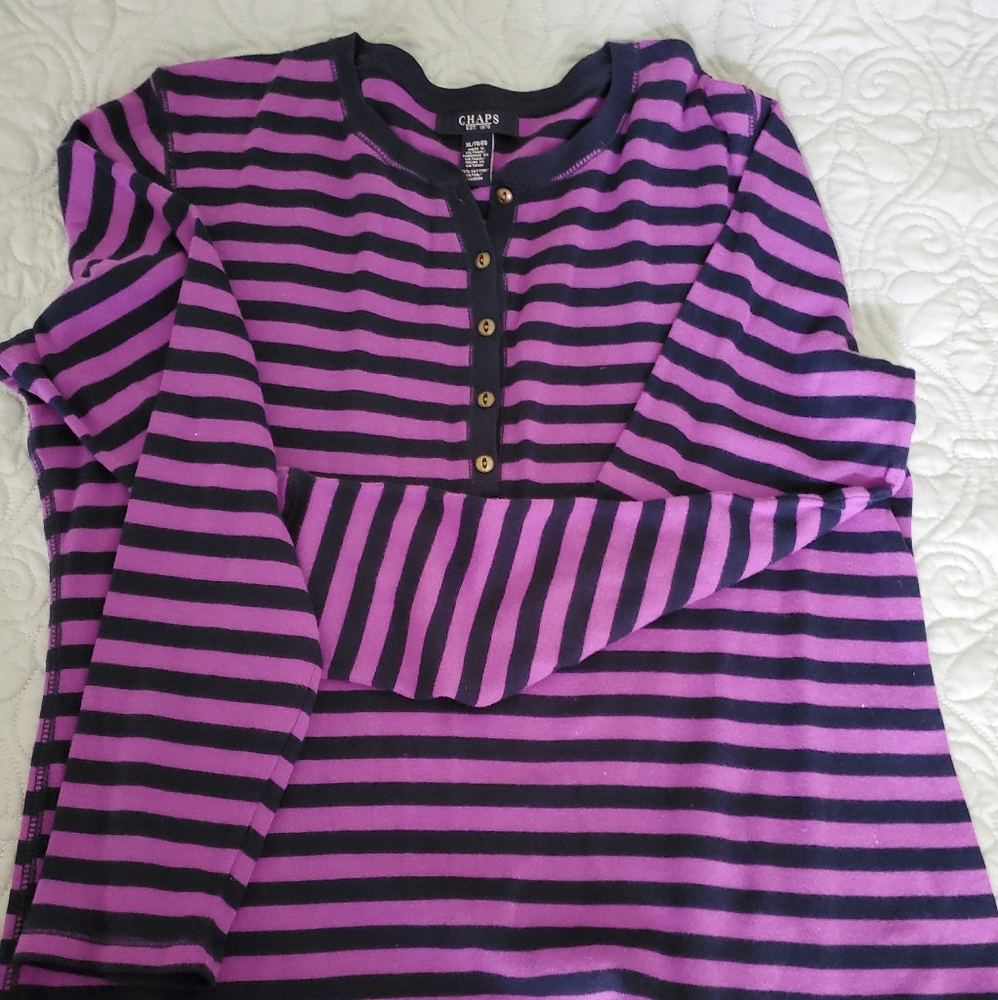 Chaps knit navy and purple top